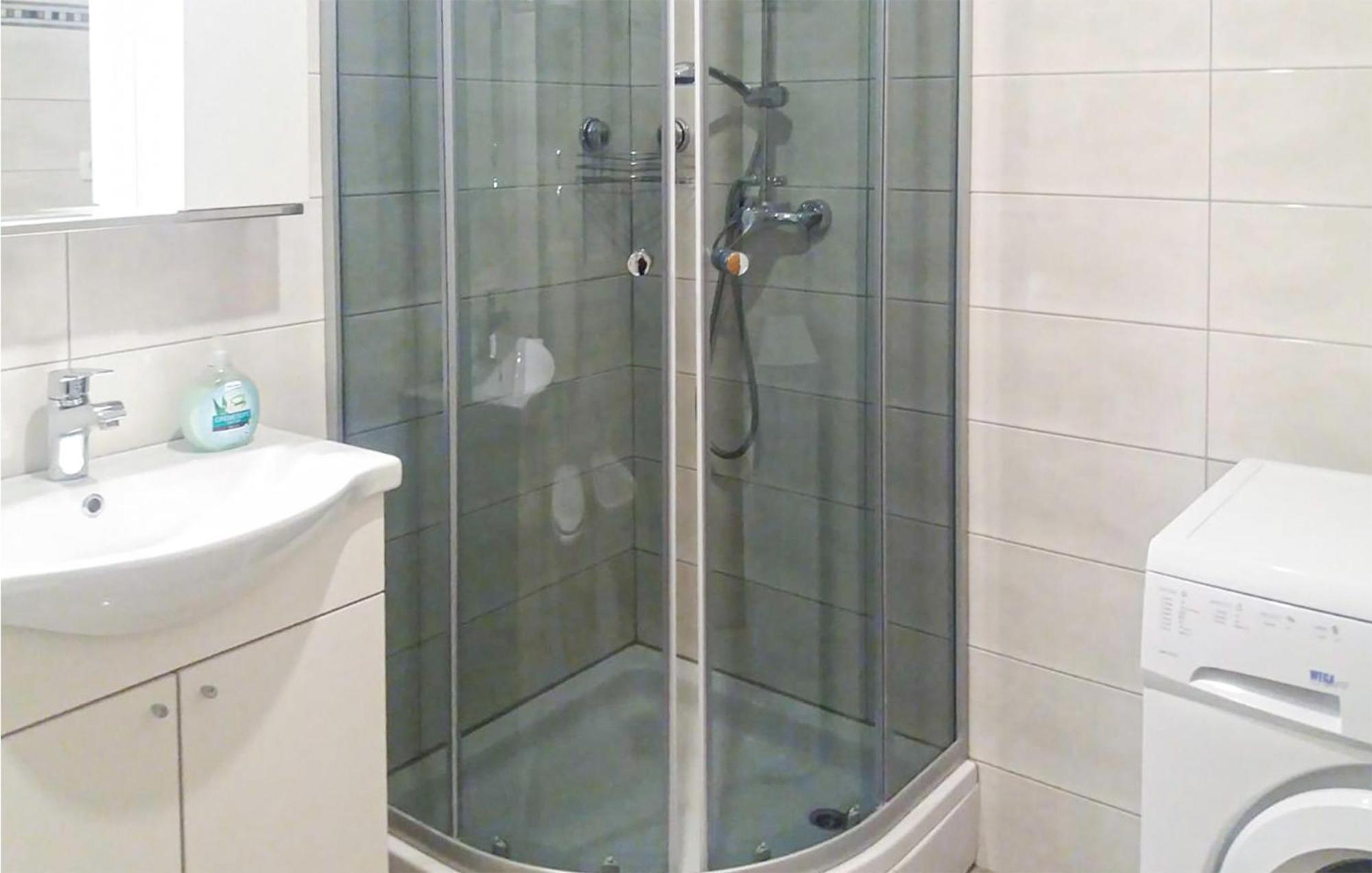 3 Bedroom Beautiful Apartment In מדולין מראה חיצוני תמונה